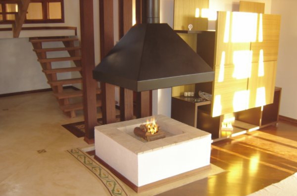 lareira a lenha, gas ou ecologica com coifa suspensa.jpg